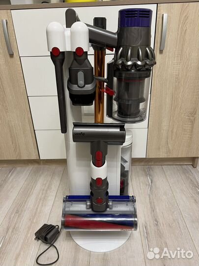 Dyson V10 Fluffy пылесос