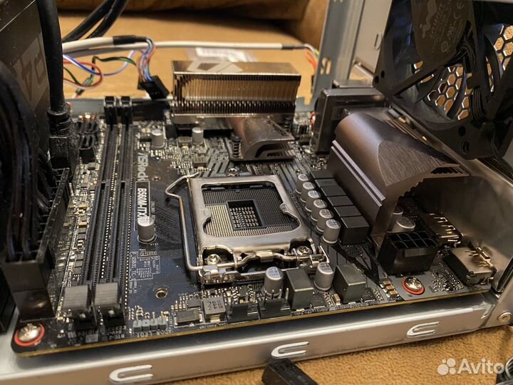 Материнская плата ASRock B560M-ITX/AC