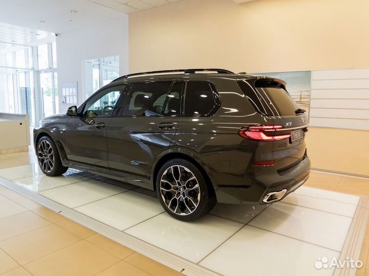 BMW X7 3.0 AT, 2023