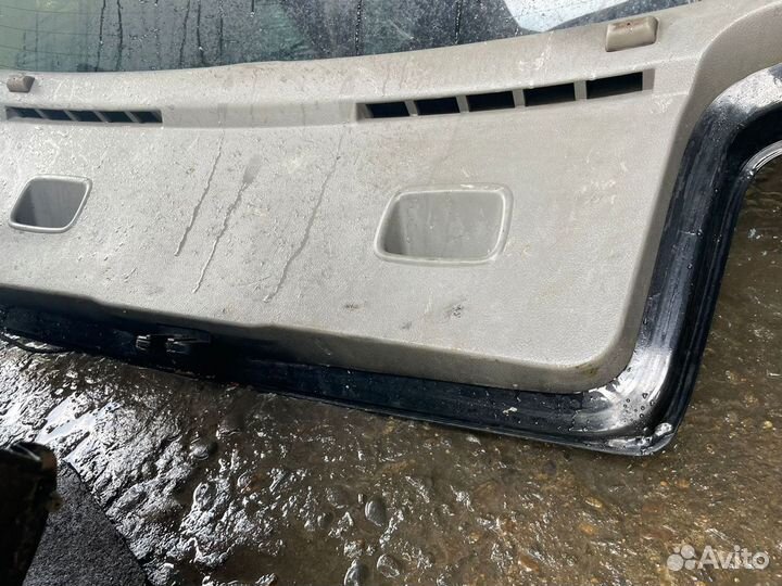 Обшивка двери багажника volkswagen golf 4