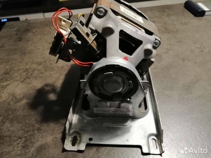 Мотор стиральной машины Brandt