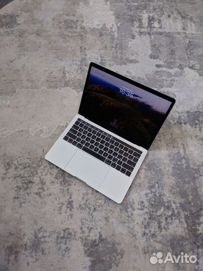 Apple MacBook Pro 13 2019 полный комплект