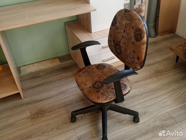 Детский школьный уголок бу