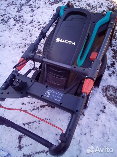 Электрическая газонокосилка gardena новая