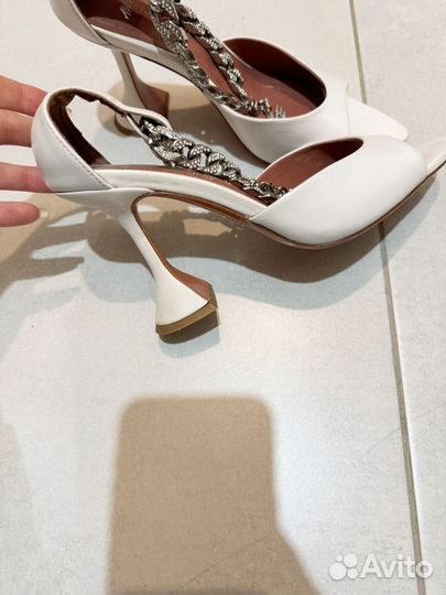 Босоножки Amina Muadi