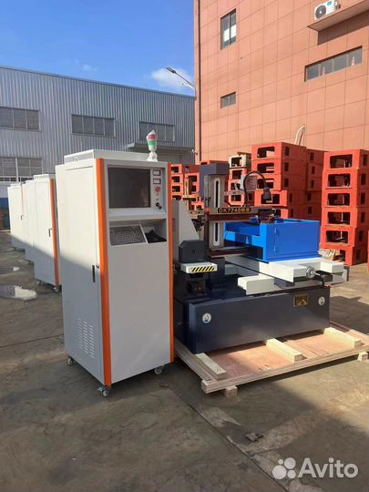 Электроэрозионный станок DK 7735,DK 7745