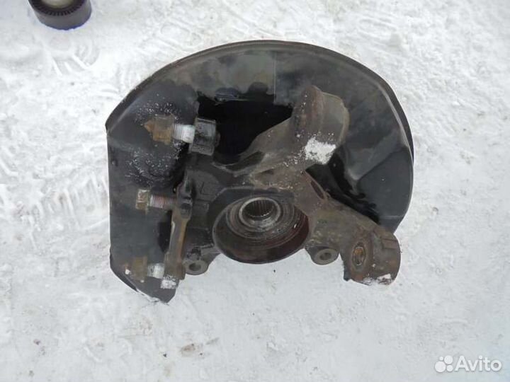 Ступица передняя левая Toyota Celica ZZT231 2ZZ-GE