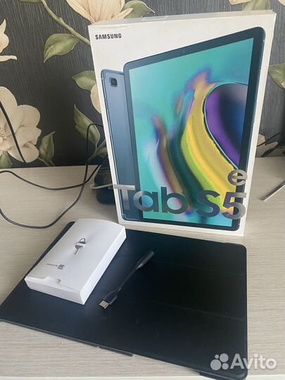 Планшет Samsung Galaxy Tab S5e