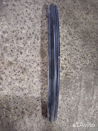 Усилитель заднего бампера Golf 5