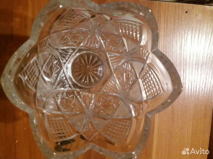 Хрустальная ваза