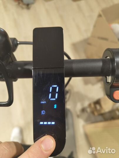 Самокат Xiaomi scooter essential