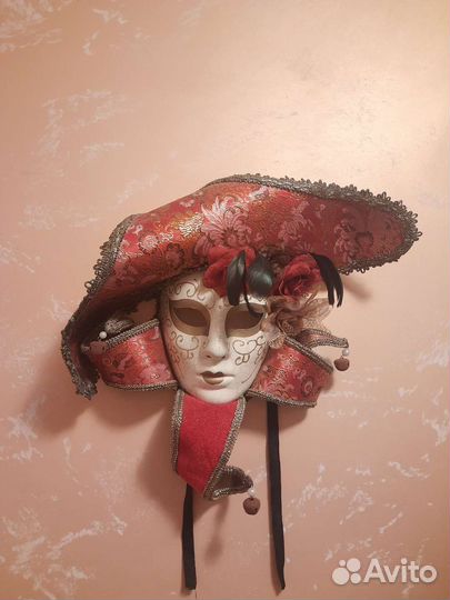 Венецианская маска декоративная
