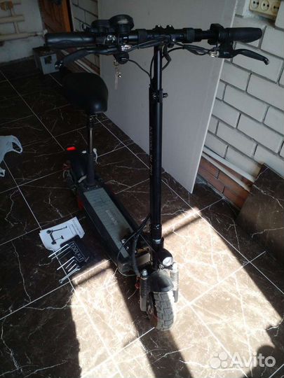 Самокат электро Куго М 4 pro 600 Вт 18 Ампер