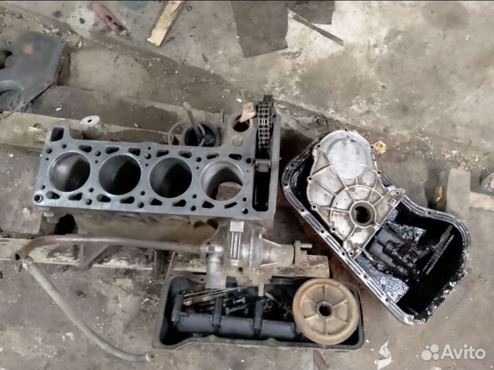 Двигатель 2103