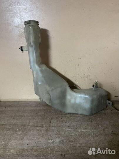 Бачок омывателя Nissan Largo VNW30