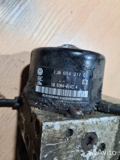 Блок ABS Volkswagen Golf 2000