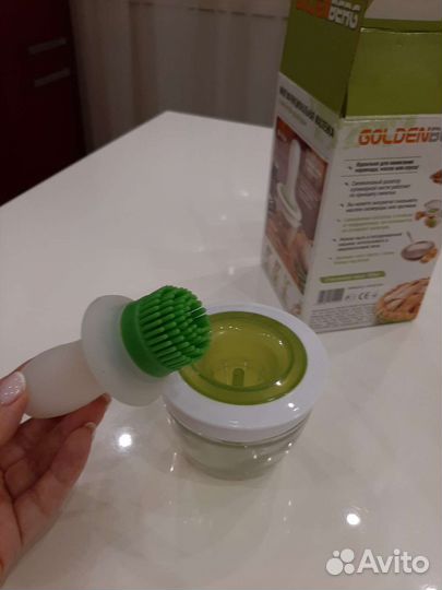 Масленка с кистью дозатором и емкостью