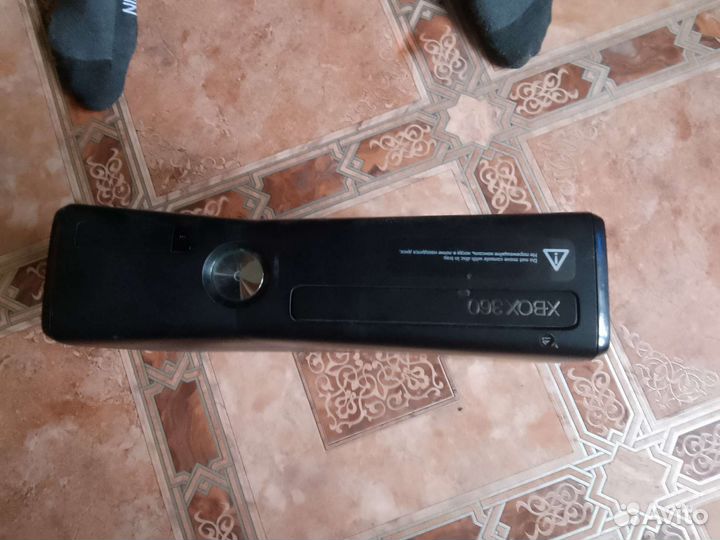 Xbox360 с 1 джойстиком рабочий