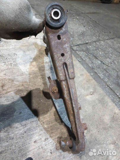 Рычаг передний правый Mazda 323 1.8 1998