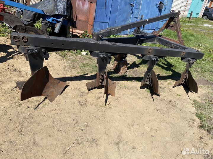 Плуг 4 корпусный
