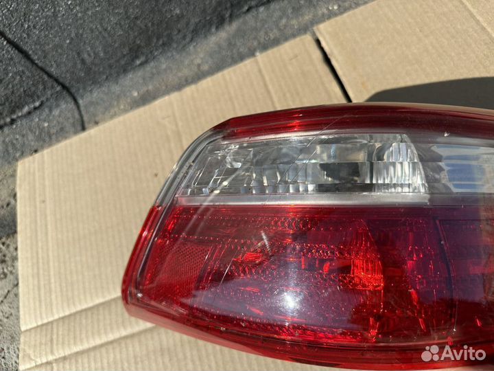 Фонарь задний правый Toyota Camry V40