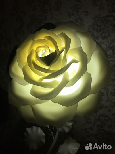 Продаю розу - светильник диаметр 60см