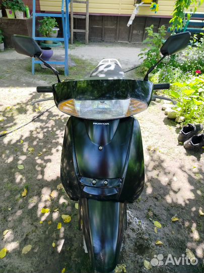 Мотороллер Honda Lead 100