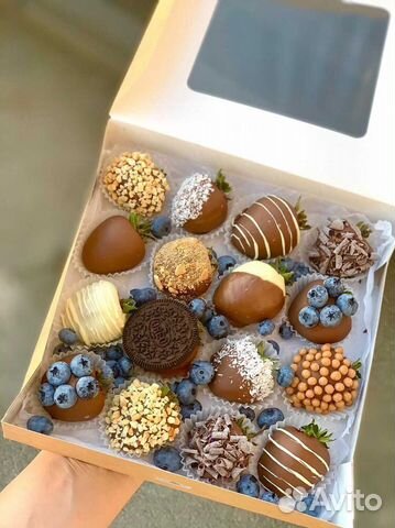 Клубника в шоколаде в коробочке