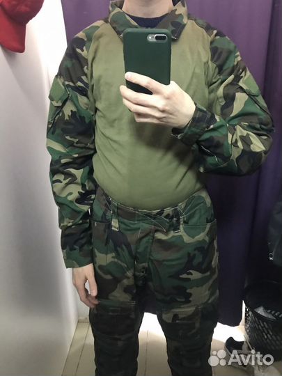 Боевой тактический костюм и бейсболка военные