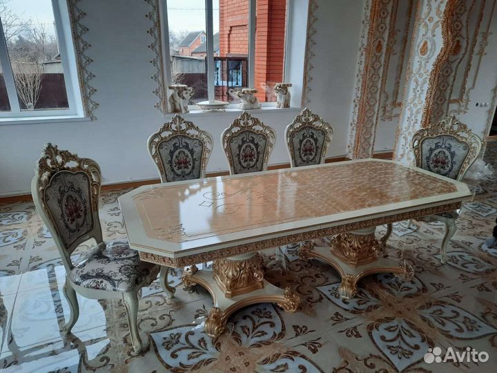 Стол и стулья versace.стол
