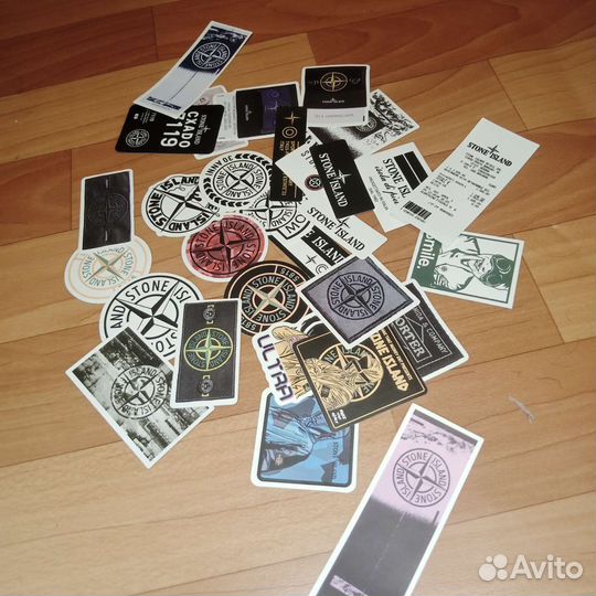 Наклейки Stone Island