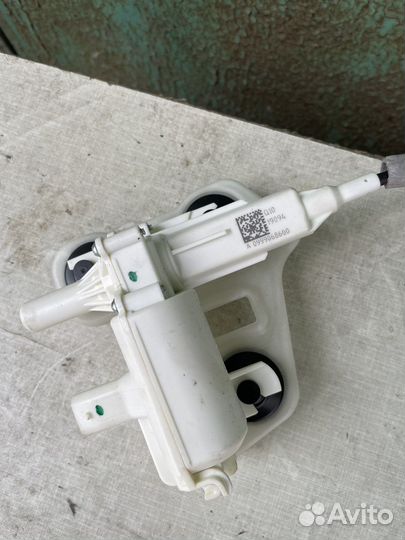 Замок багажника Mercedes Benz GLC X253 2019