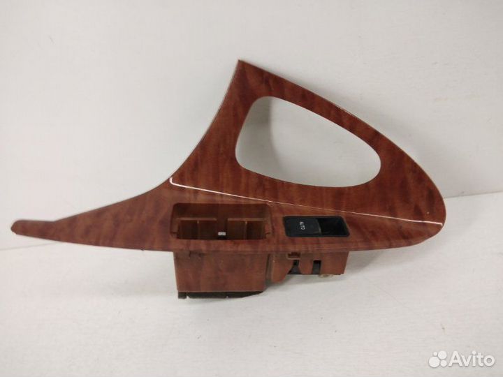 Вставка под дерево в дверь задняя левая Toyota