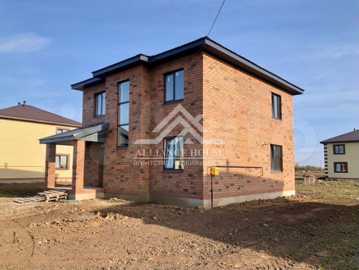 Коттедж 145 м² на участке 10 сот.