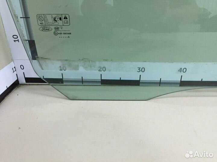 Стекло двери передней правой Ford Focus 2 DA 2005