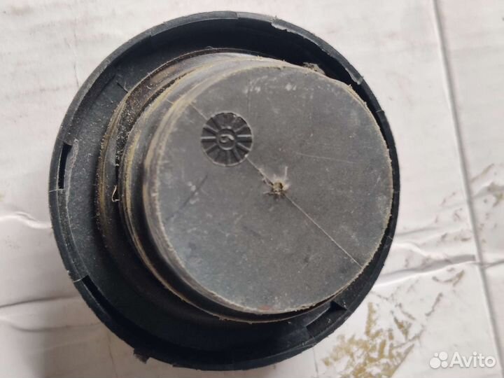 Крышка бензобака бу