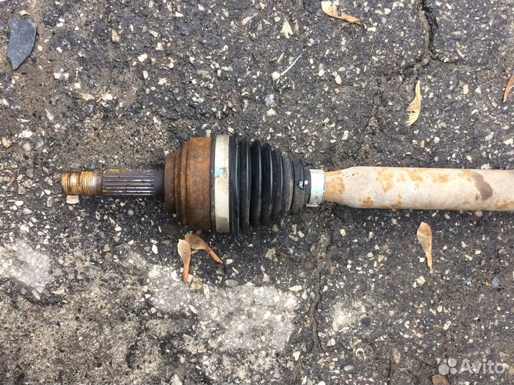 Привод левый renault logan 1.4