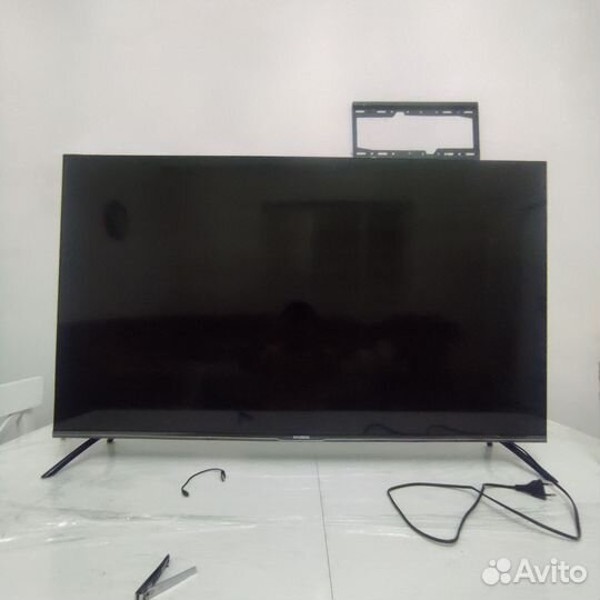 Телевизор SMART tv новый почти 2 раза включал сроч