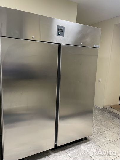 Холодильник бу и пивное оборудование бу,стол,душ