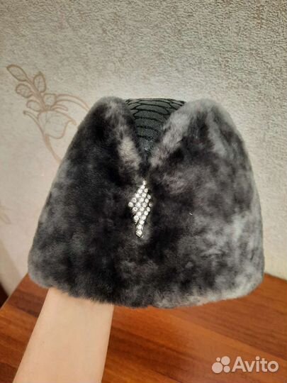 Шапка натуральная мутоновая женская