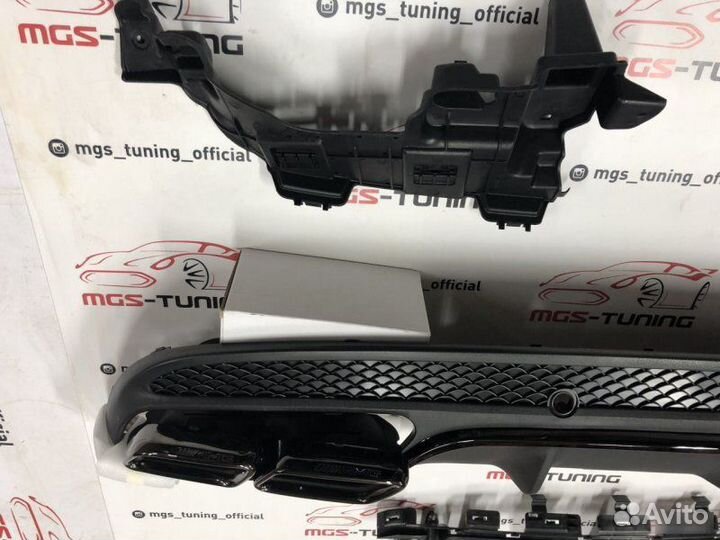 Задний диффузор на Mercedes C-class 63 AMG черный