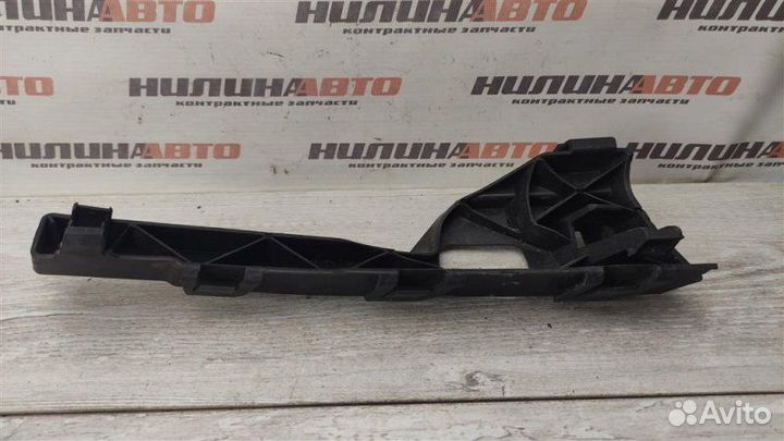 Кронштейн переднего бампера левый Ford Focus 2