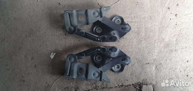 Петля капота правая Ланд Ровер Land Rover L322