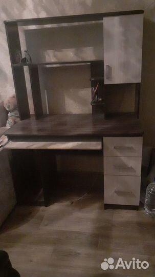 Компьютерный стол