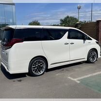 Toyota Alphard 2.5 CVT, 2017, 65 777 км, с пробегом, цена 4 300 000 руб.