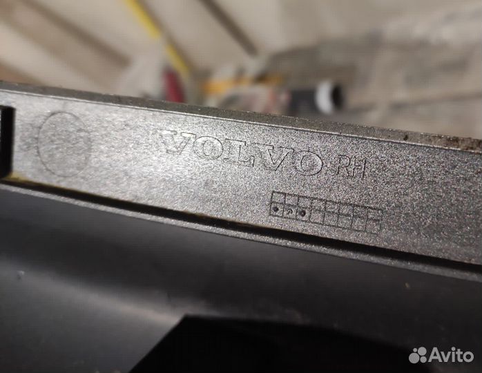 Накладка порога правого Volvo XC60 2008