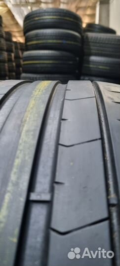 Pirelli P Zero PZ4 265/40 R20