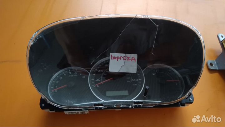 Щиток приборов на Subaru Impreza