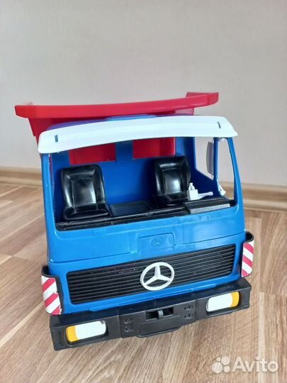 Самосвал мерседес