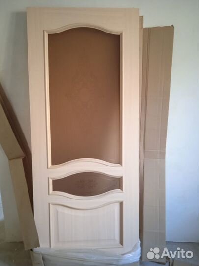 Двери межкомнатные деревянные новые